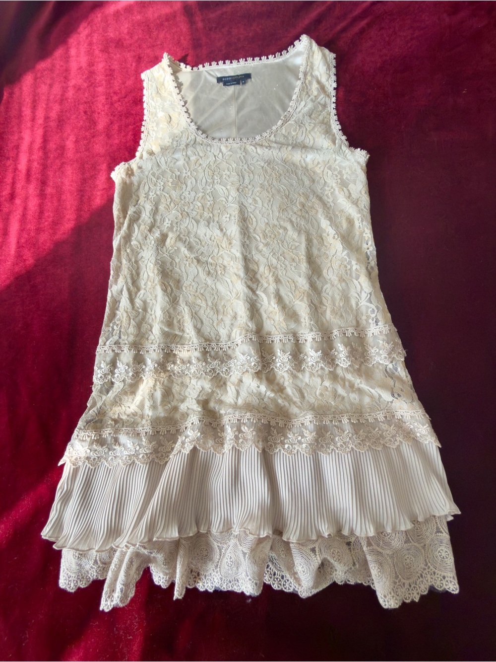 BCBGMaxAzria Cream Lace Tiered Pleated Dress Sz M